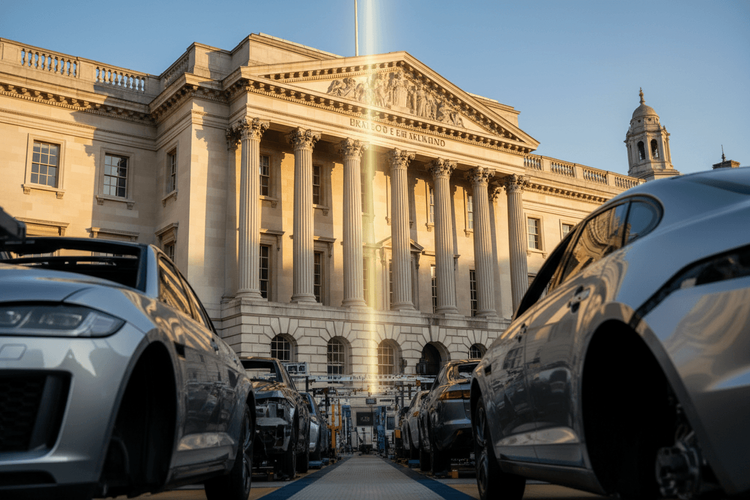 Britische Wirtschaft überrascht mit 0,3% Wachstum im November