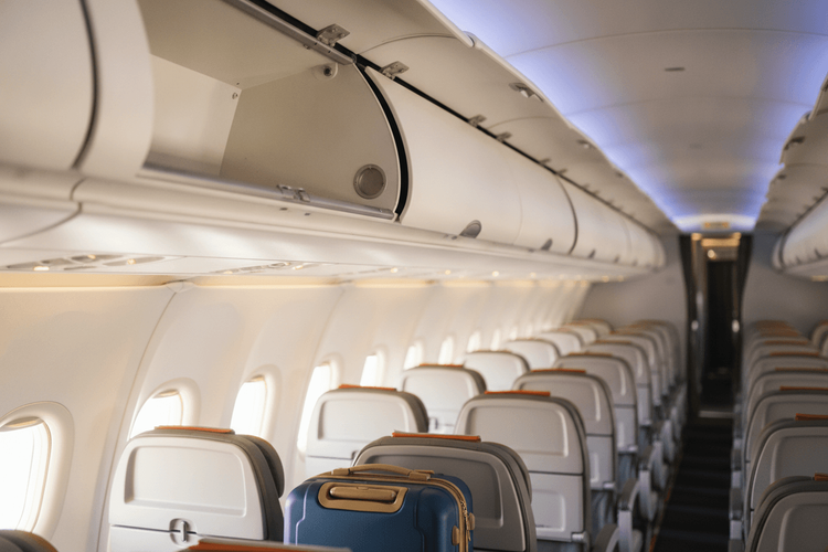 Jetstar führt Gebühren für Gepäckfächer ein und spaltet Australien