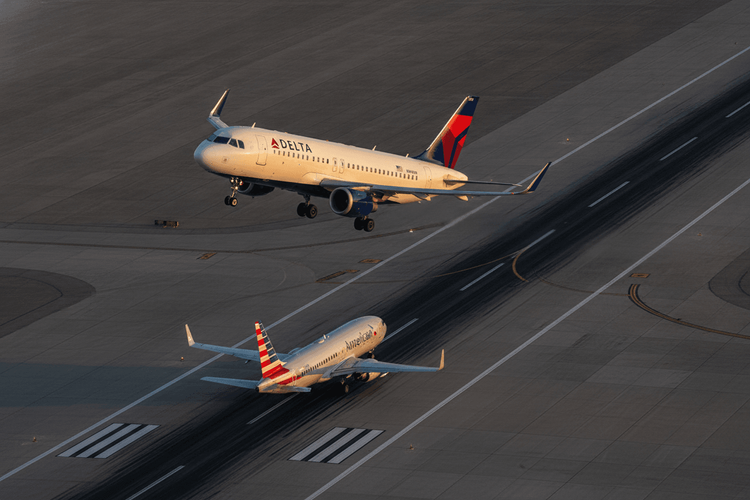 Beinahe-Kollision in Boston: NTSB untersucht American und Delta