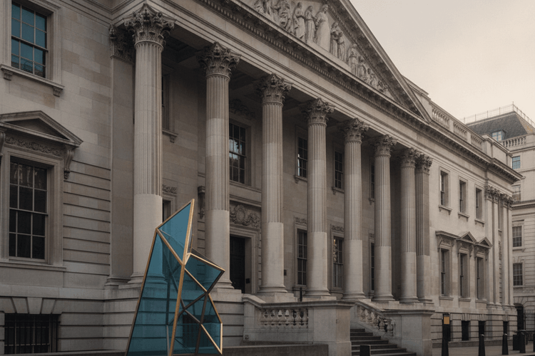 Bank of England warnt: Agentische KI braucht neue Regulierungsrahmen