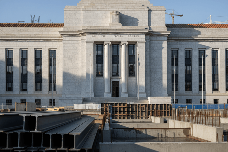 Fed-Zinssenkungen: Wall-Street-Banken erwarten Wende im Juni 2026