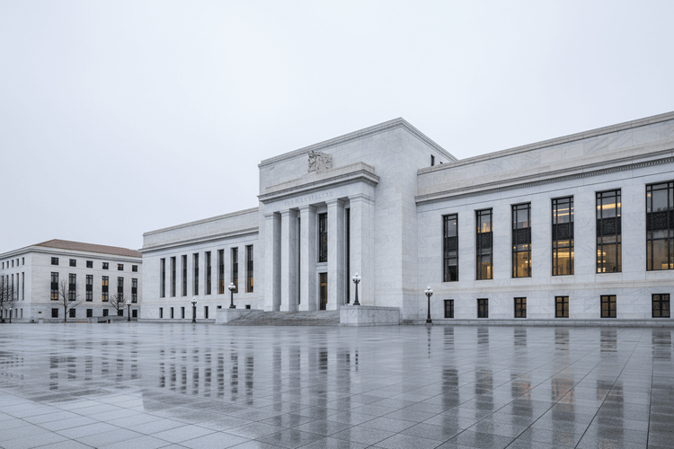 US-Jobmarkt übertrifft Erwartungen: Fed dürfte Zinspause verlängern