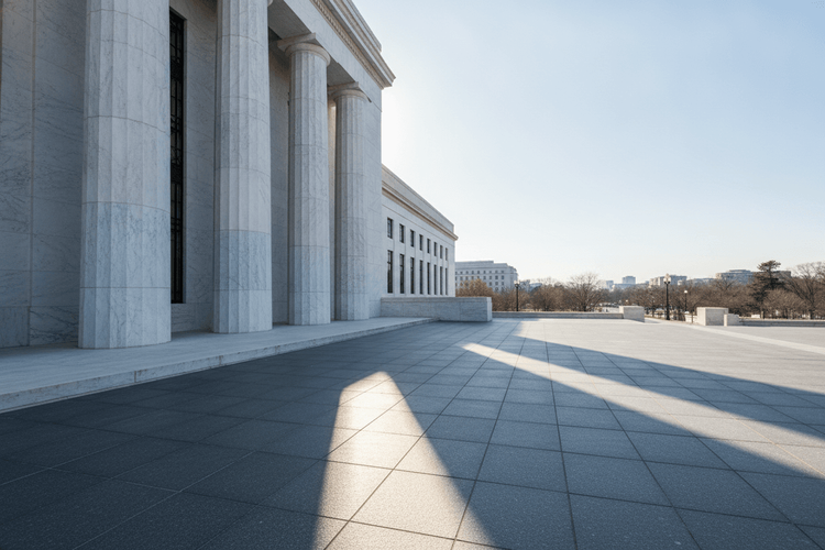 Fed-Chef Warsh hält eisern am Inflationsziel von 2% fest