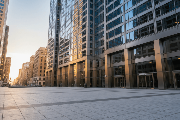 UBS hebt Kursziel für Jones Lang LaSalle auf 445 Dollar