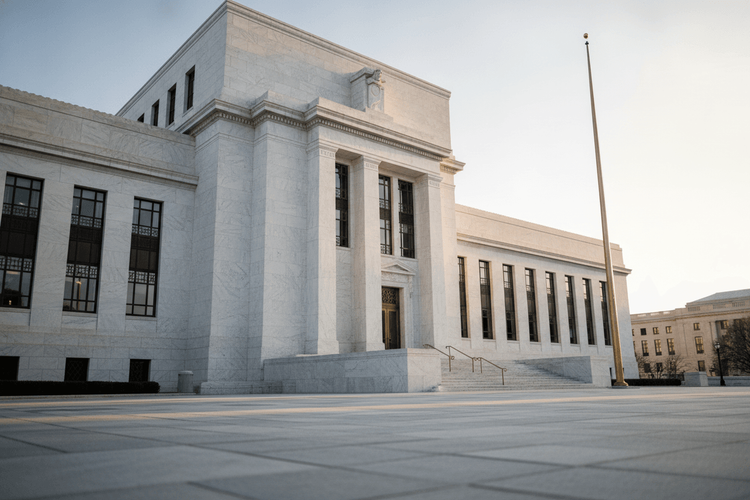 Pfund legt zu: Schwache US-Einzelhandelsdaten belasten den Dollar
