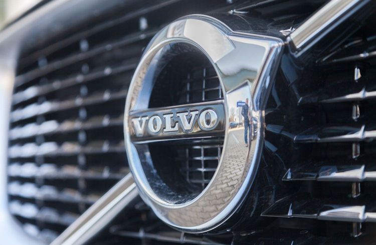 Volvo Cars erhöht Gewinnziel auf über acht Prozent