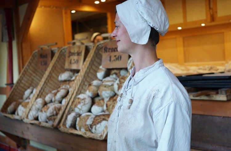 Frauen verdienen in Ausbildung mehr als Männer