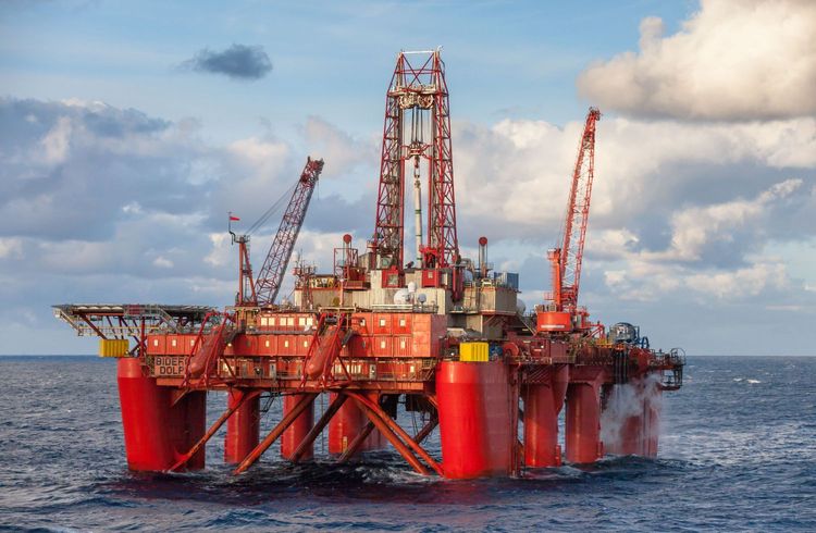 Ölpreise steigen durch schwachen Dollar leicht an