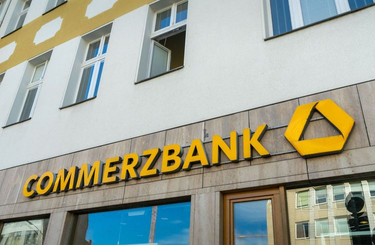 UniCredit erhöht Anteil an der Commerzbank deutlich