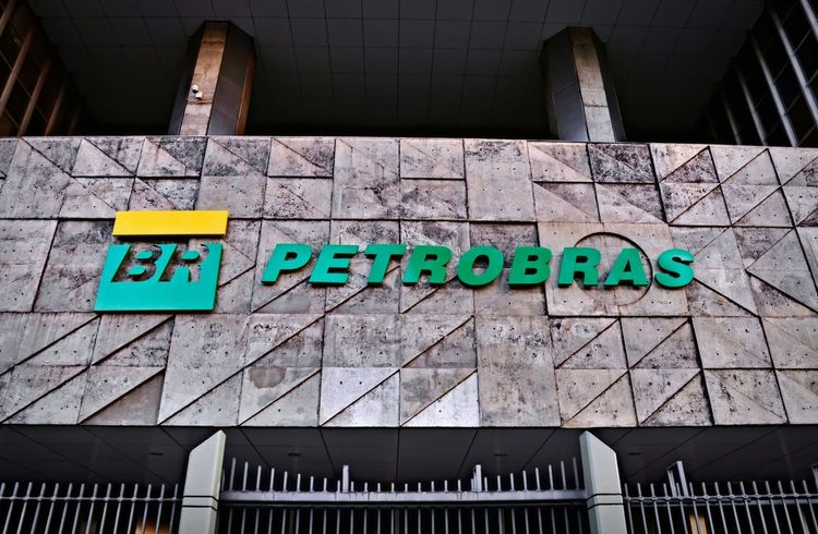 Petrobras steigert Gewinn leicht und erhöht Dividende