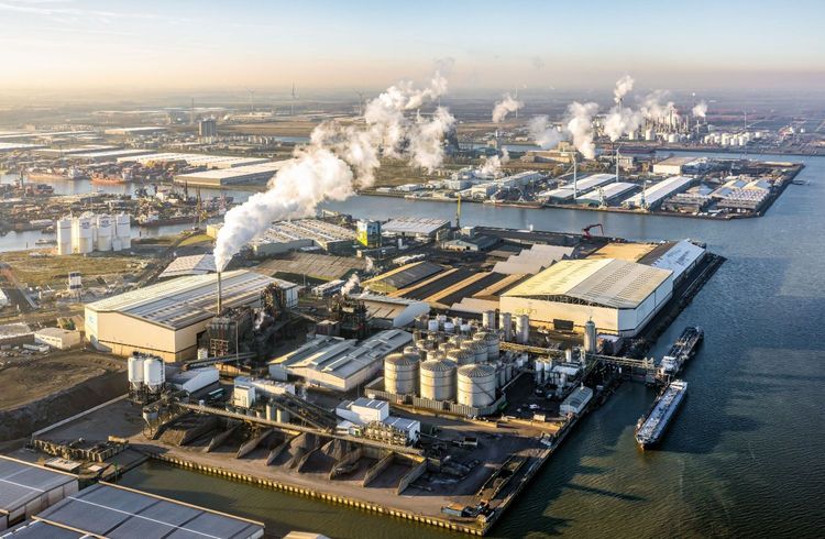 Globale Chemiekonzerne schließen und verkaufen Werke