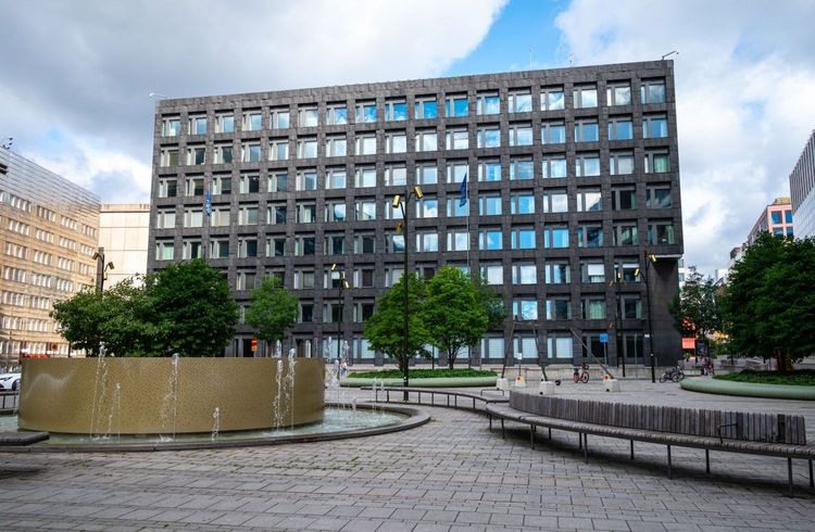 Schwedens Zentralbank senkt Leitzins deutlich