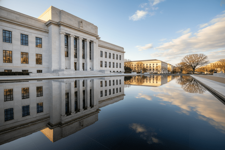 Fed-Vertreter signalisieren mögliche Zinserhöhungen wegen wachsender Inflationsrisiken
