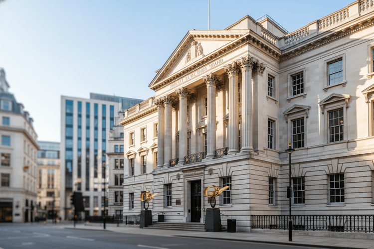 Bank of England lässt Zinsen zum dritten Mal unverändert