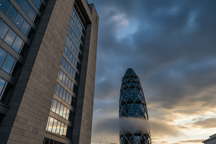 UBS bleibt neutral für britische Aktien: FTSE 100 am Limit