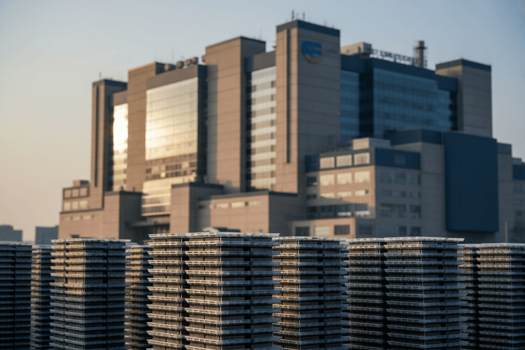 KI-Boom treibt Speicherchip-Preise: Engpässe bei Samsung & Co.