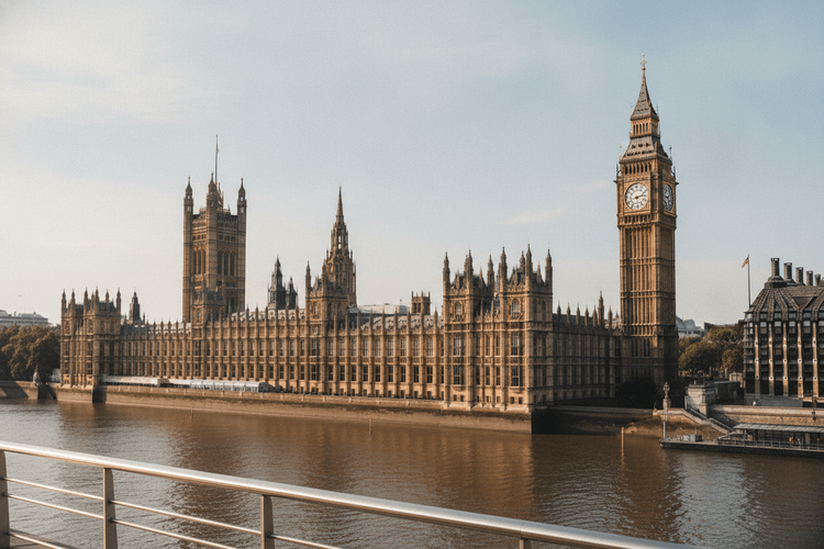 Burnhams Nachwahl-Sieg: Was das für britische Aktien bedeutet