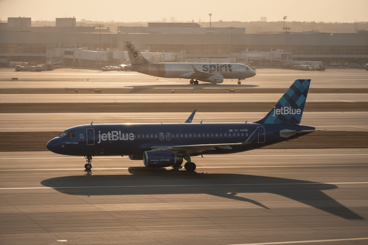 JetBlue profitiert von Spirit-Niedergang trotz begrenztem Aufwärtspotenzial