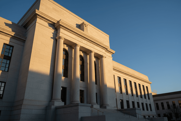 US-Regulierer lockern Eigenkapitalregeln für amerikanische Großbanken