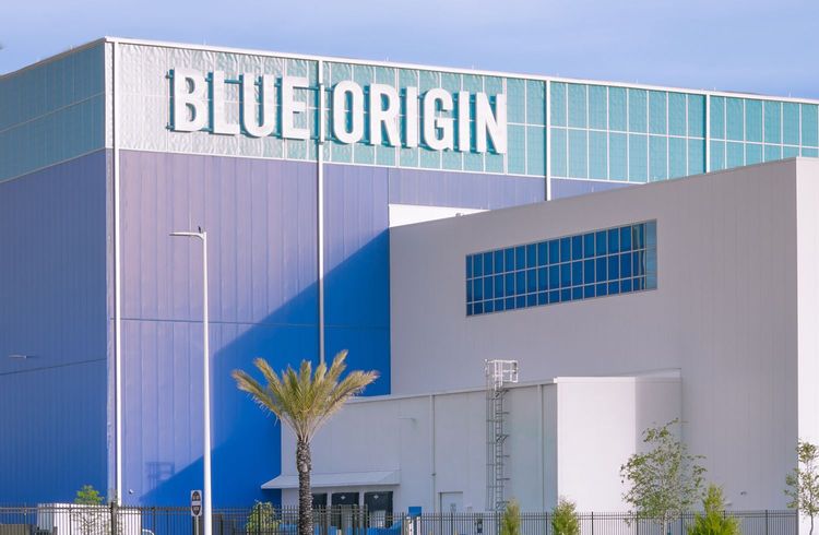 Jeff Bezos' Blue Origin-Rakete geht während einer unbemannten Mission in Flammen auf
