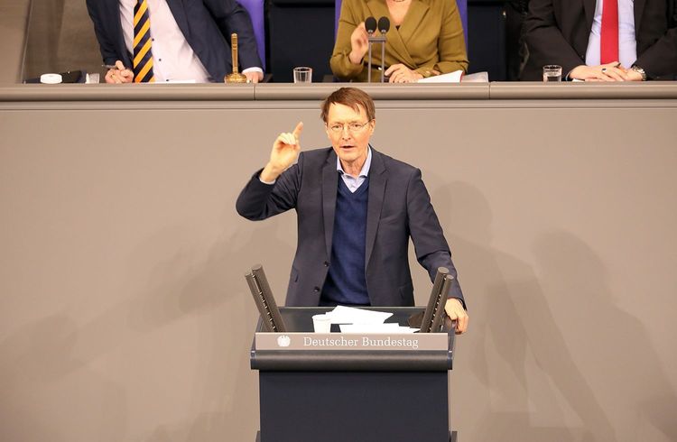 Deutschland arbeitet an der Legalisierung von Cannabis, sagt der Gesundheitsminister