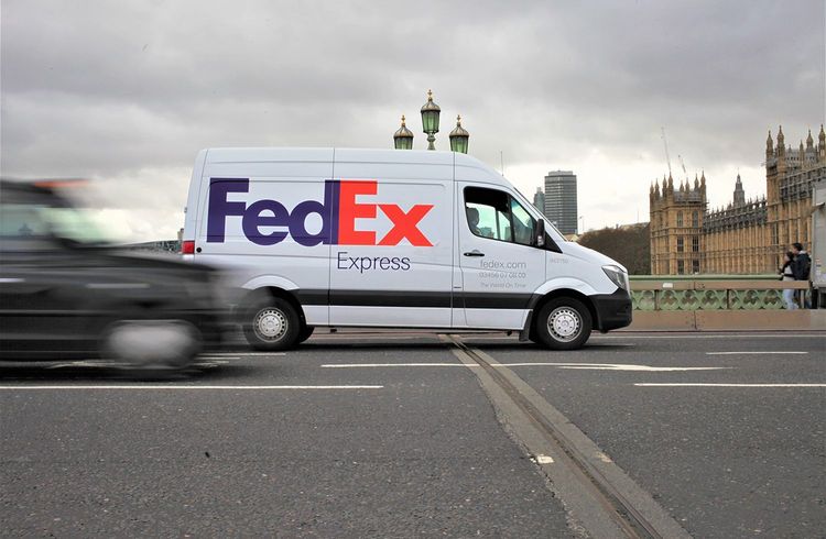 FedEx-Aktien stürzen nach Gewinnwarnung um 15% ab