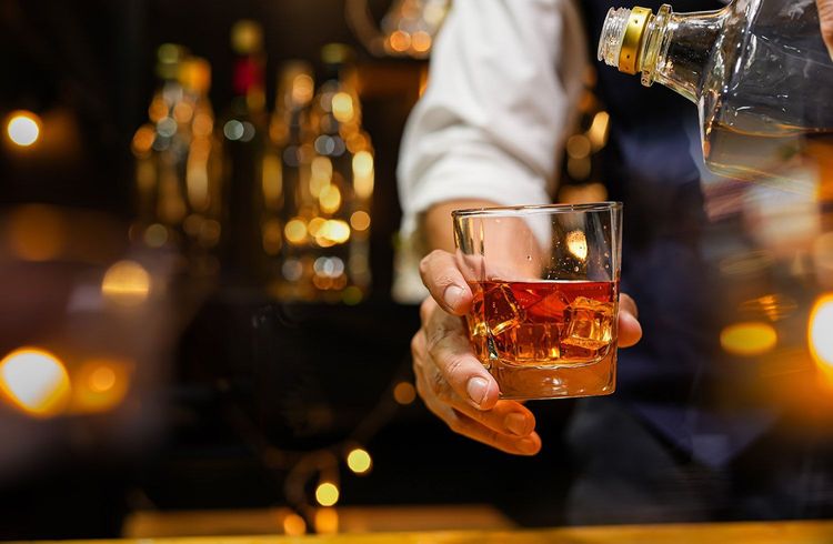 Whisky als lukrative Geldanlage: Chancen und Risiken