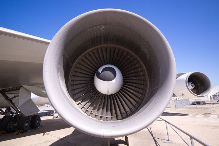 Carlyle klagt auf 700 Mio. $, weil Versicherer für die Beschlagnahmung russischer Jets nicht gezahlt haben