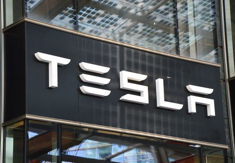 Bedeutende Beteiligung an Tesla Inc veräußert