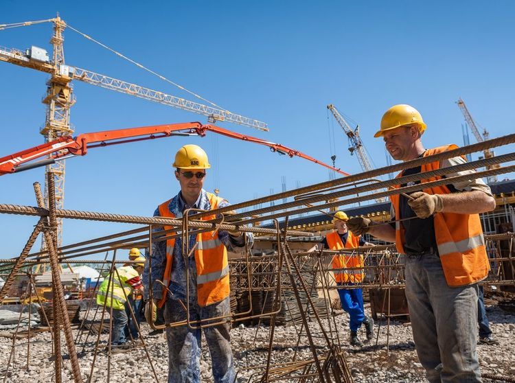 Fast 200.000 Arbeitnehmer in Russland stehen noch auf westlichen Lohnlisten