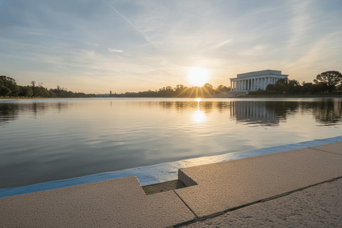 US-Olympionike David Hearn wegen Sachbeschädigung am Reflecting Pool angeklagt