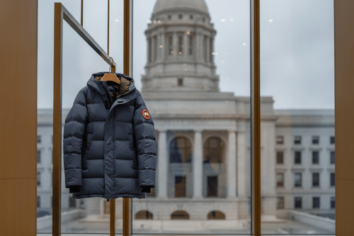 Canada Goose Aktie fällt nach Herabstufung wegen US-Zollrisiko
