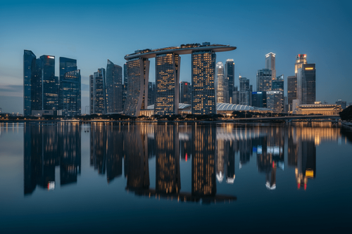 Singapur-Dollar trotzt Iran-Krise: Stärkste Asienwährung im Vergleich