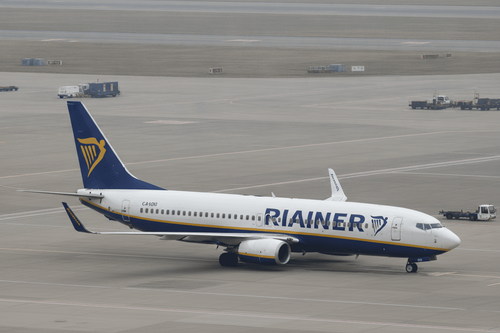 Ryanair unter Beschuss: Ermittlungen wegen Sitzplatzgebühren neben Kindern