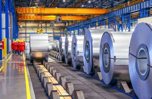 Metall- und Elektroindustrie streicht zehntausende Stellen