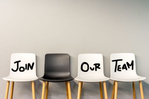 Unternehmen suchen verzweifelt nach Arbeitskräften