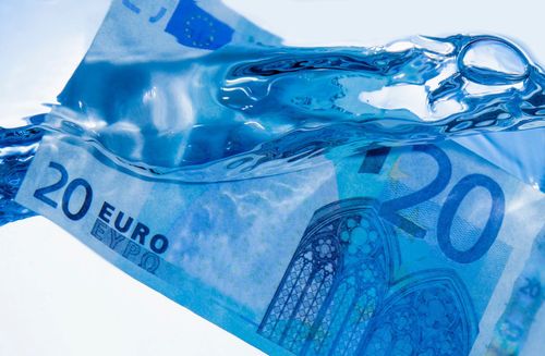Düstere Konjunkturumfrage drückt Euro gegenüber Dollar auf 20-Jahres-Tief