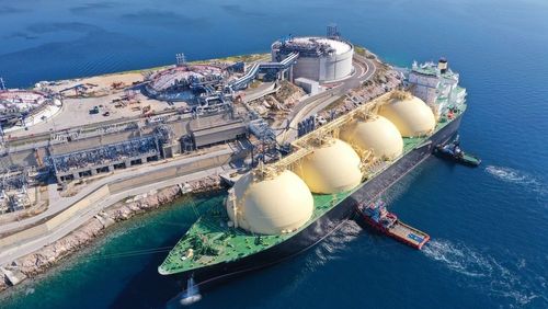 Reederei-Chef: Japan hat keine andere Wahl als russisches Gas zu kaufen