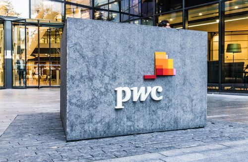 Durchschnittsgehalt der britischen Partner von PwC übersteigt erstmals £1 Mio.