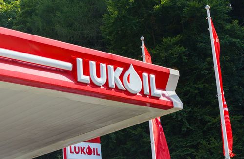 Lukoil nimmt Gespräche mit US-Buyout-Gruppe über den Verkauf einer italienischen Raffinerie wieder auf