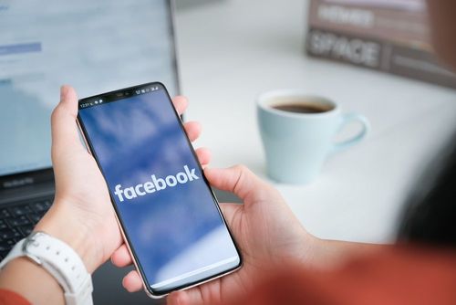 Deutsche Regierung fordert Behörden zur Schließung ihrer Facebook-Seiten auf