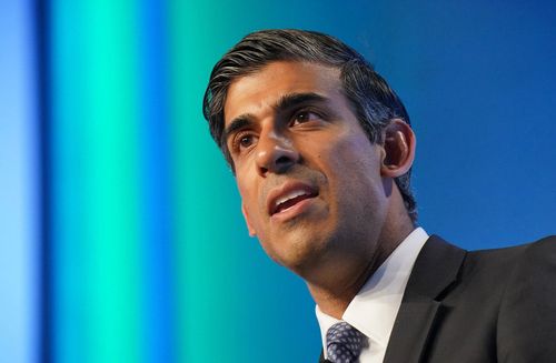 Rishi Sunak auf dem Weg ins Amt des britischen Premierministers
