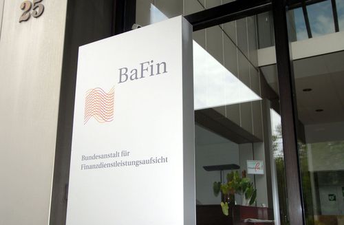 BaFin führt Razzia gegen 'Königreich Deutschland' durch