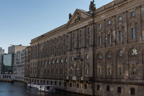 Nachfolgersuche in Deutschland: Seniorchefs vor dem Ruhestand und die Zukunft der Unternehmenslandschaft