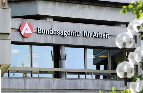 Mehr Verwaltungskosten, weniger Förderung für Arbeitslose
