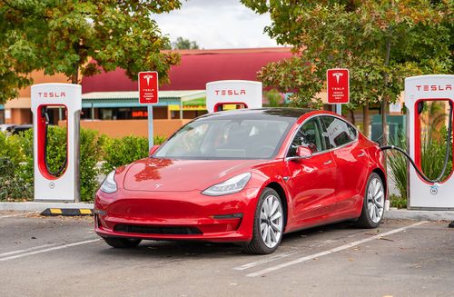 Tesla bringt günstiges Model 3 nach Europa