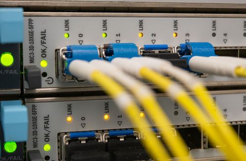 Glasfaserförderung: Rufe nach Reform für schnelleren Ausbau und effiziente Ressourcennutzung