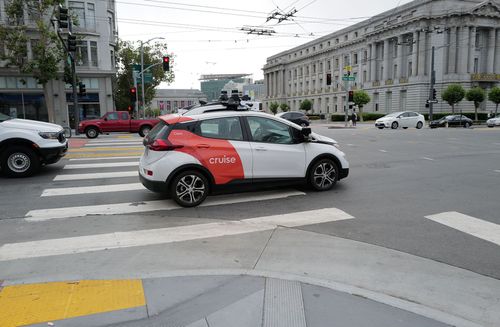 Cruise ausgebremst - Waymo fährt weiter