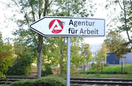 Arbeitslosenquote steigt im Dezember auf 6 Prozent