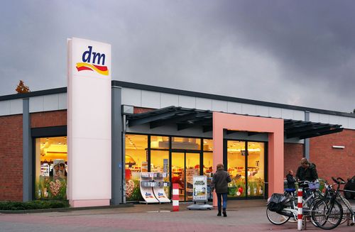 Drogeriemarkt dm beugt sich DUH